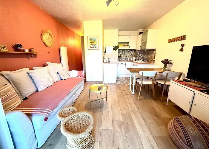 La Petite Pinede Studio Climatise Proche Plage