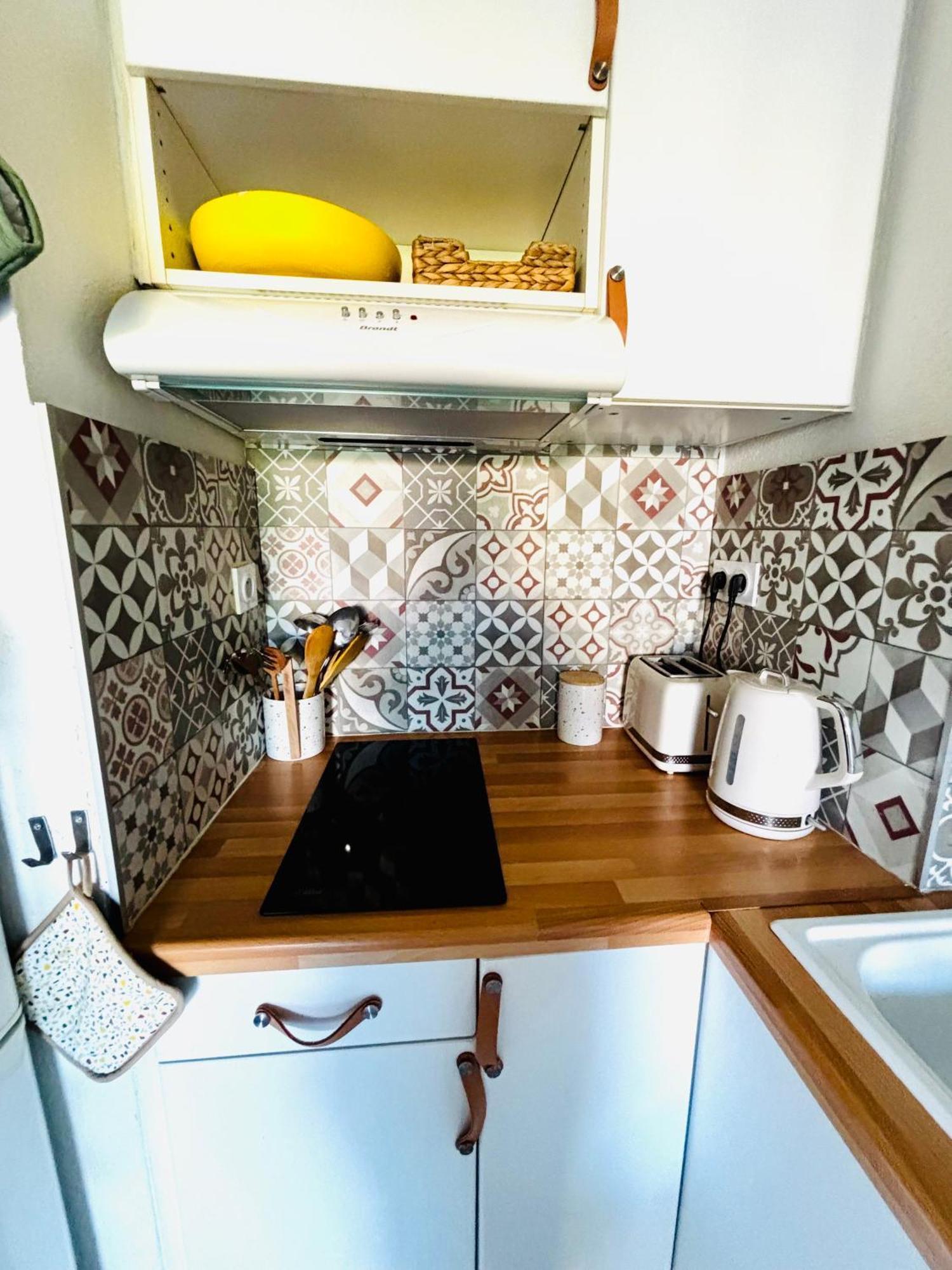 Apartment La Petite Pinede Climatise Proche