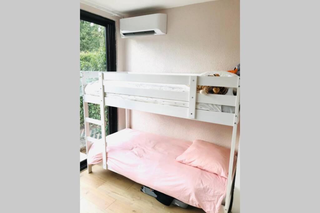 Apartment La Petite Pinede Climatise Proche